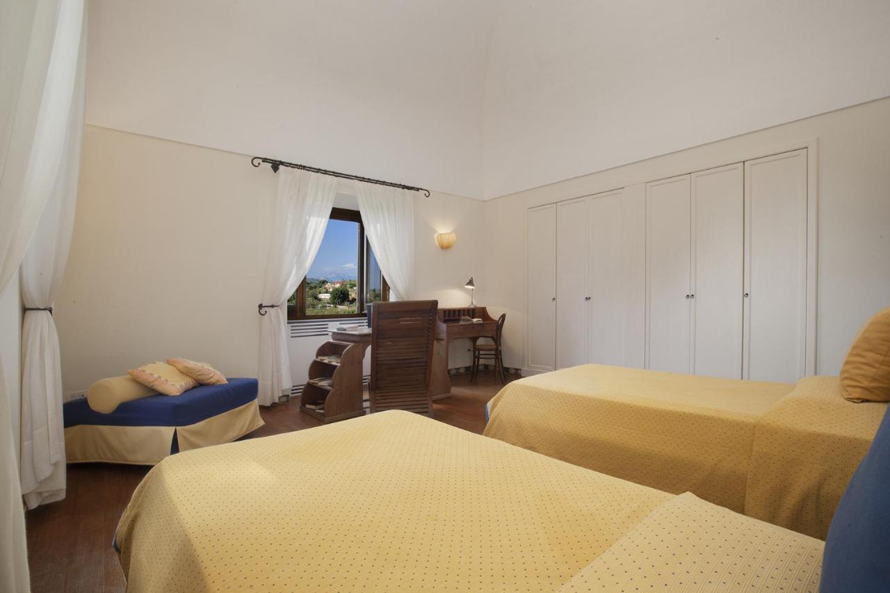 Amore Rentals - Residence Bosco Сант-Агата-суй-Дуе-Гольфі Екстер'єр фото